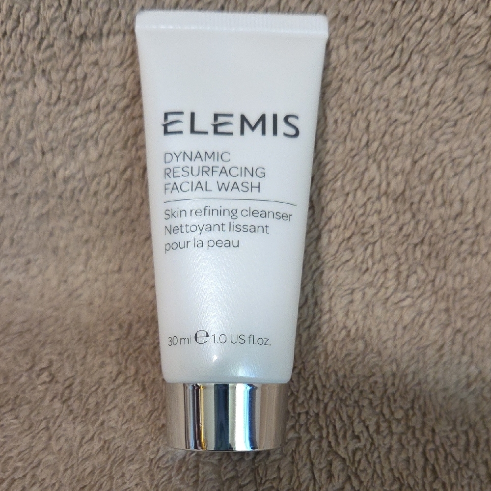 ELEMIS Dynamic Resurfacing Facial Wash - White and Silver